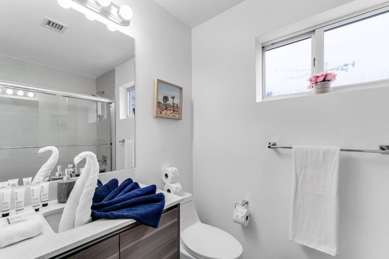 Lovely Unit Mins From Wynwood With Free Parking Apartment