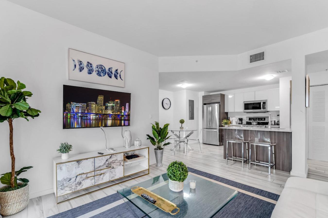 Apartment Lovely Unit Mins From Wynwood With Free Parking